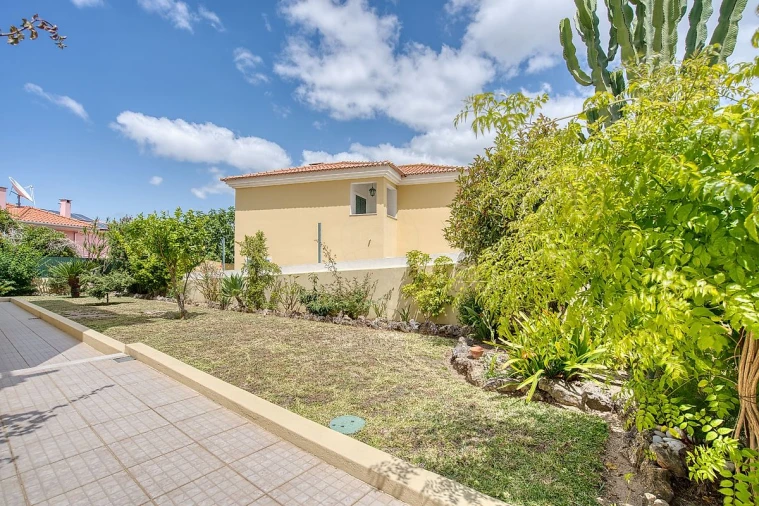 Moradia T5 para Venda em Póvoa de Santa Iria e Forte da Casa Foto 7