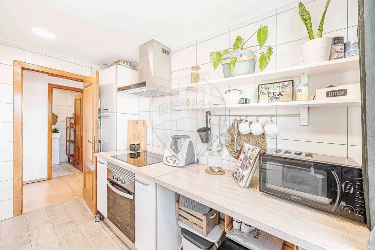 Apartamento T2 para Venda em Rio de Mouro Foto 12