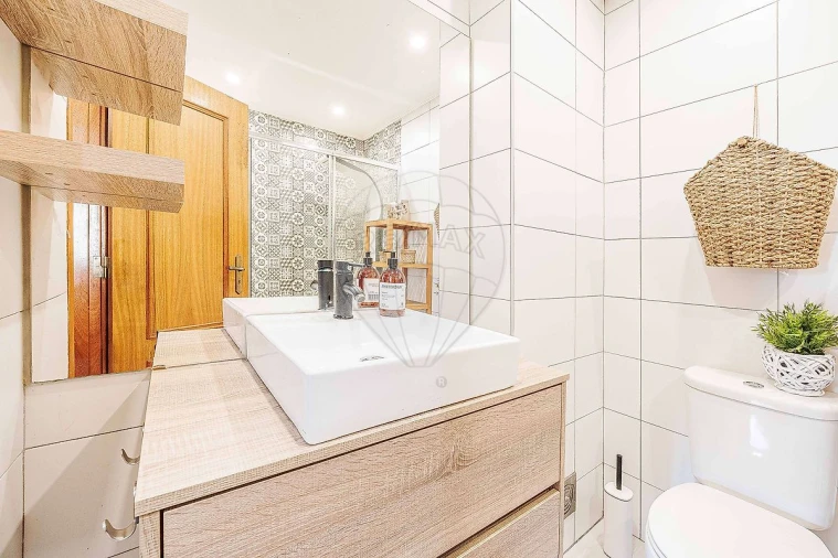 Apartamento T2 para Venda em Rio de Mouro Foto 20