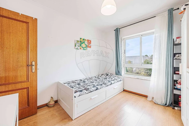 Apartamento T2 para Venda em Rio de Mouro Foto 24