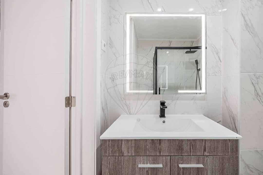 Apartamento T3 para Venda em Póvoa de Santo Adrião e Olival Basto Foto 37