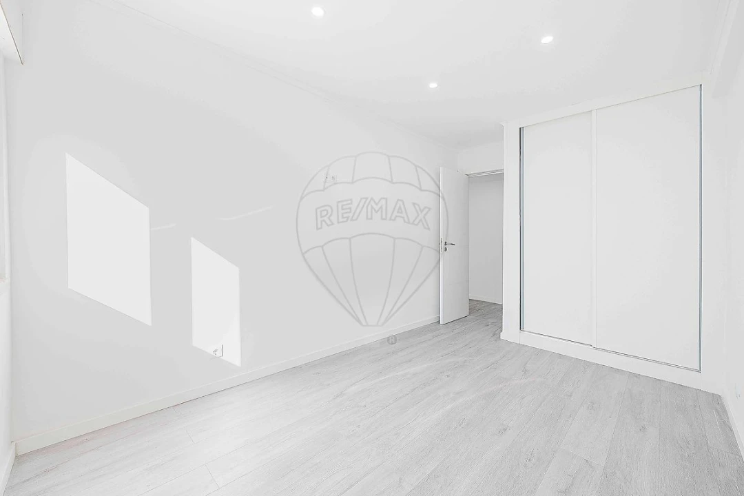 Apartamento T3 para Venda em Póvoa de Santo Adrião e Olival Basto Foto 30