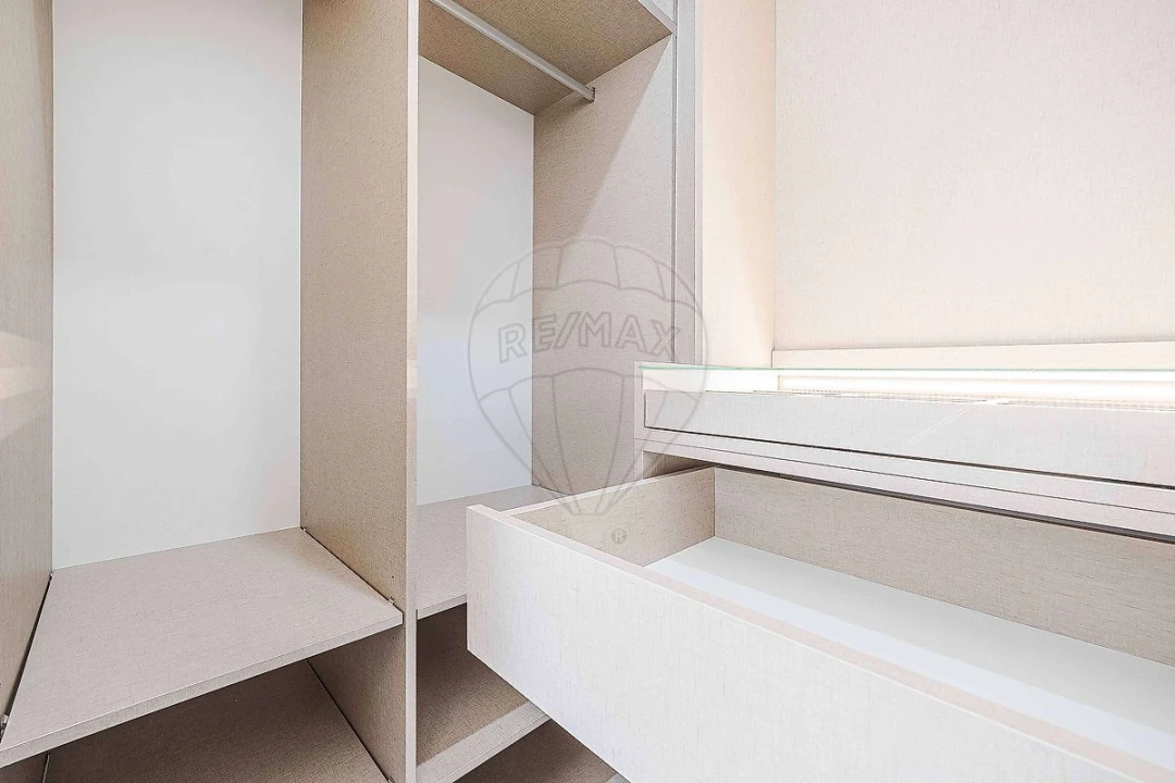 Apartamento T3 para Venda em Póvoa de Santo Adrião e Olival Basto Foto 22