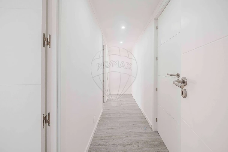 Apartamento T3 para Venda em Póvoa de Santo Adrião e Olival Basto Foto 35