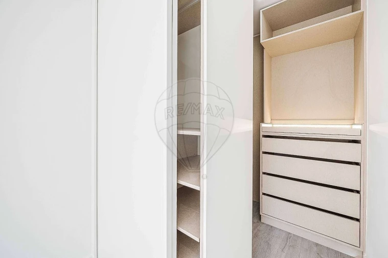 Apartamento T3 para Venda em Póvoa de Santo Adrião e Olival Basto Foto 23