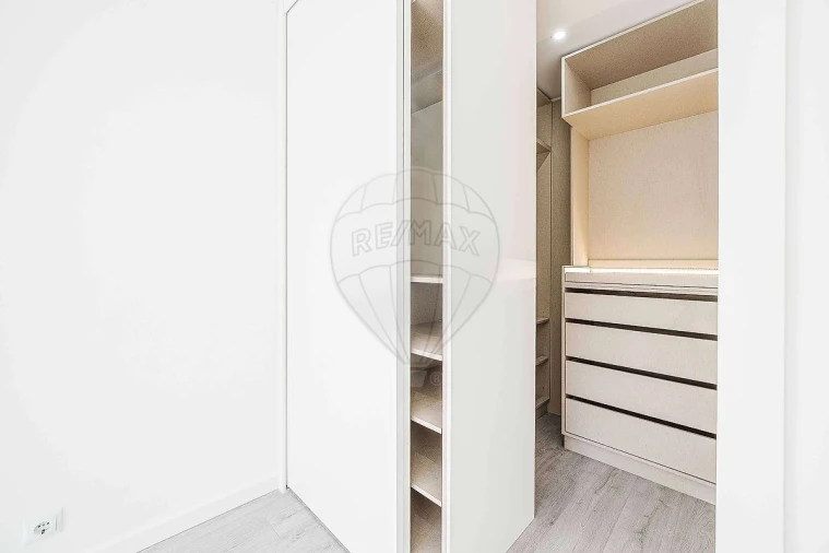 Apartamento T3 para Venda em Póvoa de Santo Adrião e Olival Basto Foto 24