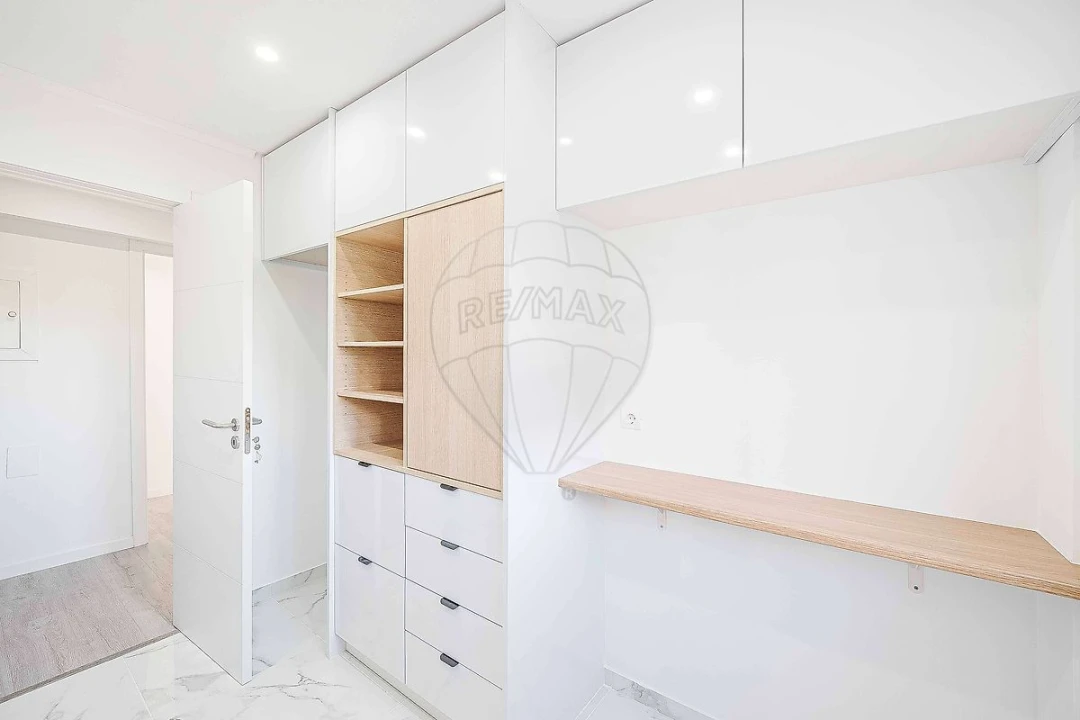 Apartamento T3 para Venda em Póvoa de Santo Adrião e Olival Basto Foto 11