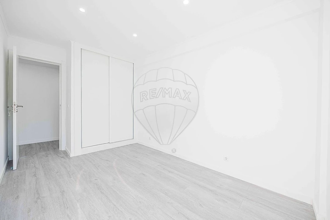 Apartamento T3 para Venda em Póvoa de Santo Adrião e Olival Basto Foto 31