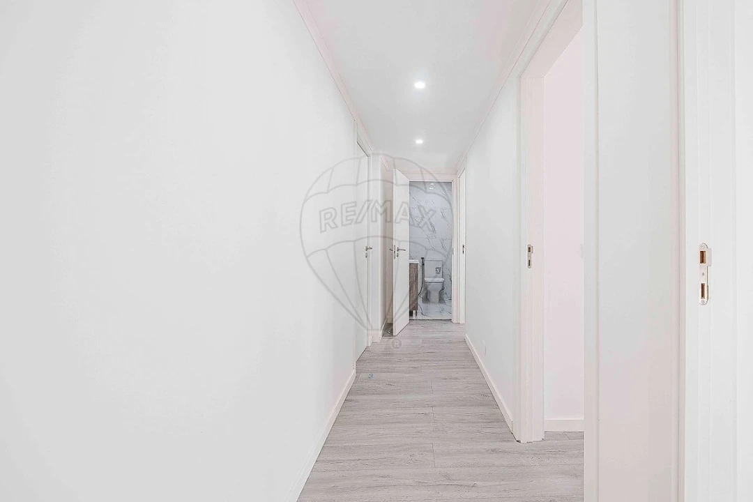 Apartamento T3 para Venda em Póvoa de Santo Adrião e Olival Basto Foto 34