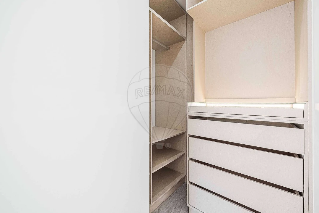 Apartamento T3 para Venda em Póvoa de Santo Adrião e Olival Basto Foto 21