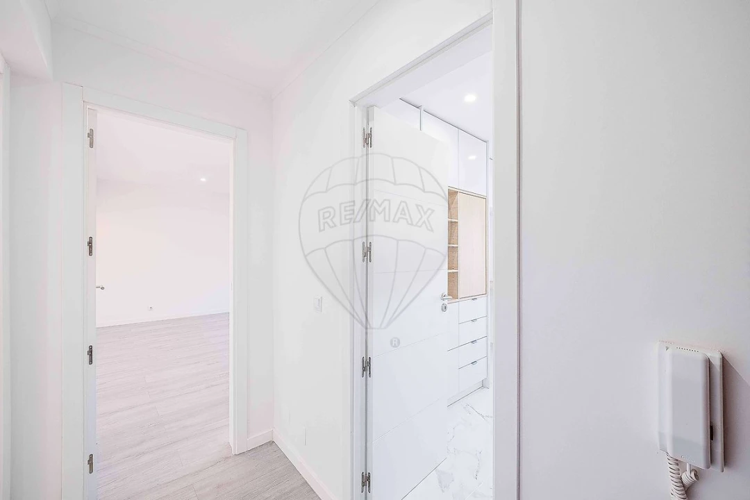 Apartamento T3 para Venda em Póvoa de Santo Adrião e Olival Basto Foto 7