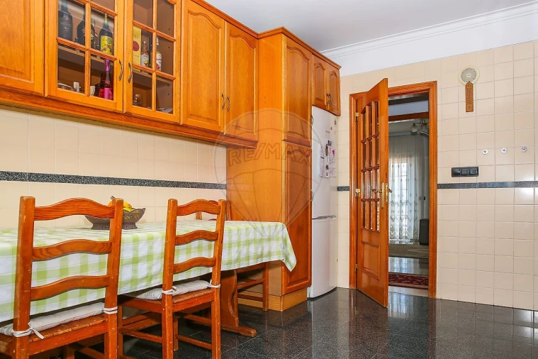 Apartamento T2 para Venda em Azambuja Foto 9