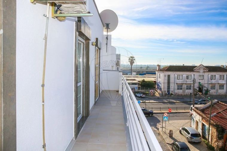 Apartamento T2 para Venda em Azambuja Foto 23