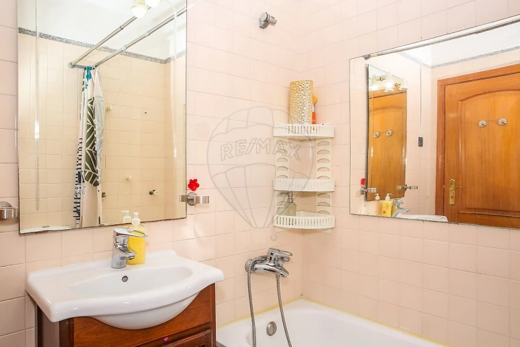 Apartamento T2 para Venda em Azambuja Foto 19