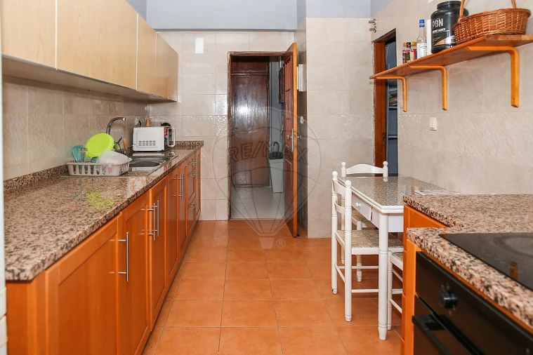 Apartamento T3 para Venda em Águas Livres Foto 6