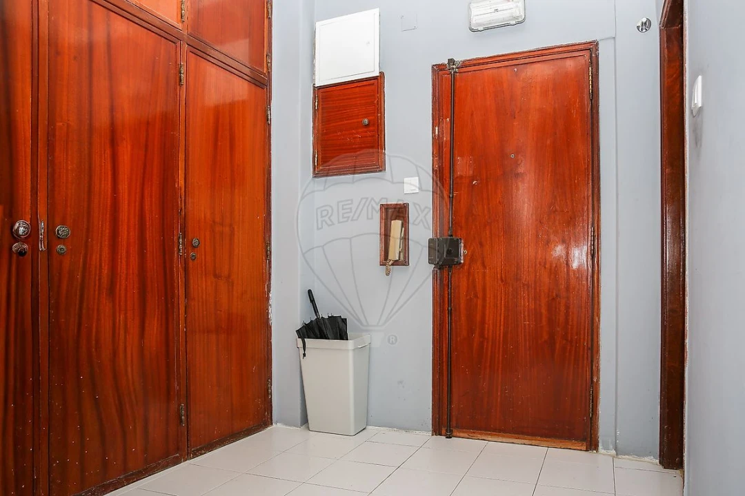 Apartamento T3 para Venda em Águas Livres Foto 2