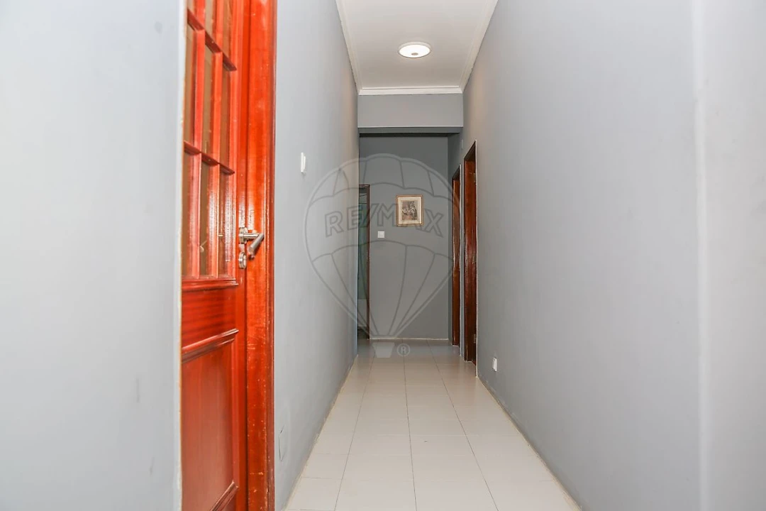 Apartamento T3 para Venda em Águas Livres Foto 3