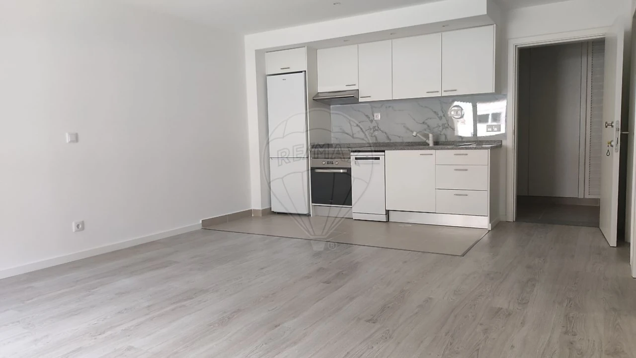 Apartamento T2 para Arrendamento em Aradas Foto 3