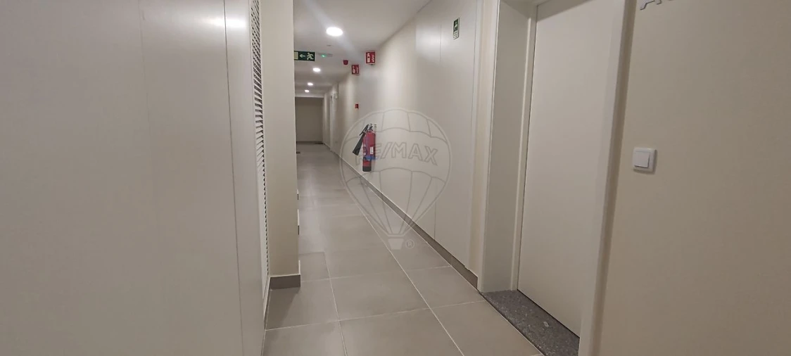 Apartamento T2 para Arrendamento em Aradas Foto 9