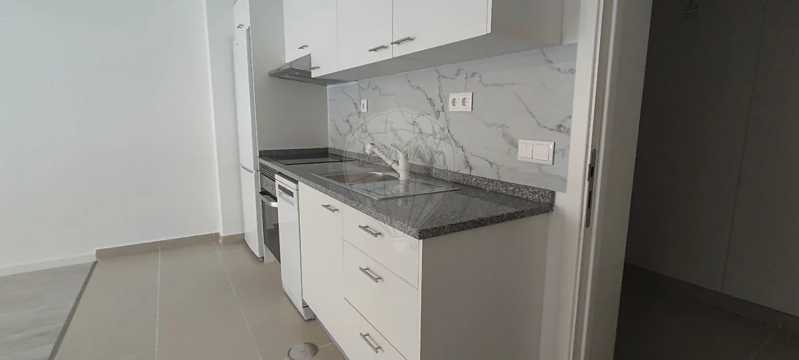 Apartamento T2 para Arrendamento em Aradas Foto 4