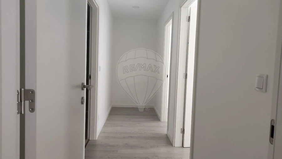 Apartamento T2 para Arrendamento em Aradas Foto 10