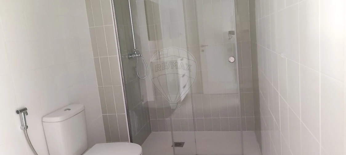 Apartamento T2 para Arrendamento em Aradas Foto 13