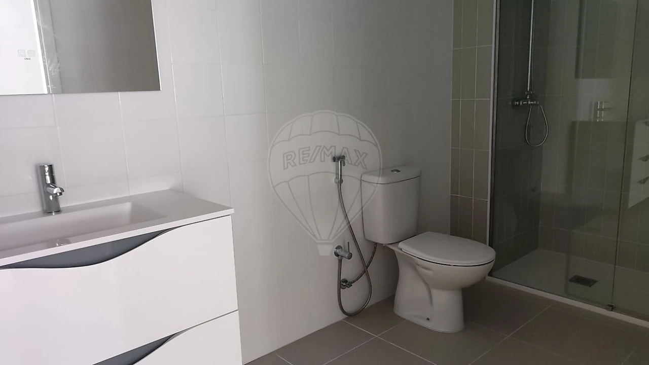 Apartamento T2 para Arrendamento em Aradas Foto 14