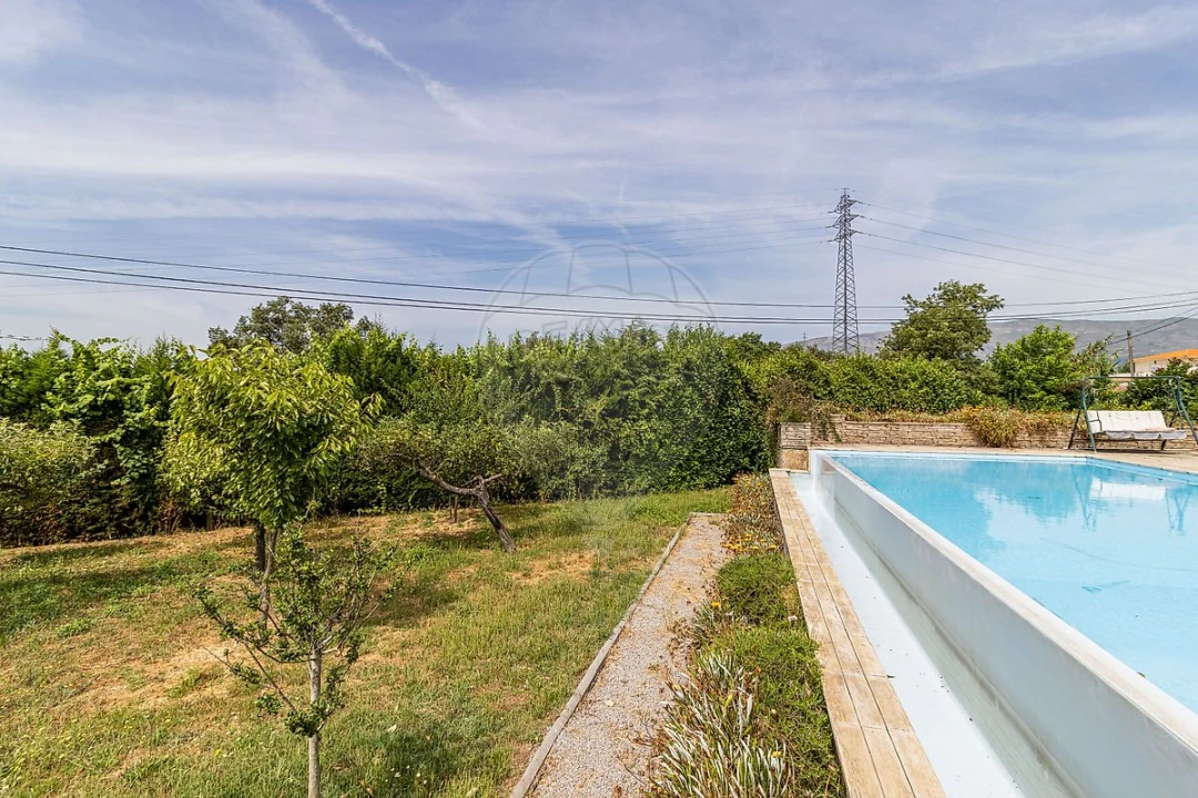 Moradia T4 para Venda em Mouçós e Lamares Foto 10