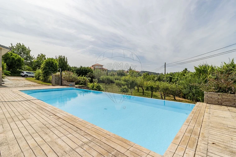 Moradia T4 para Venda em Mouçós e Lamares Foto 26