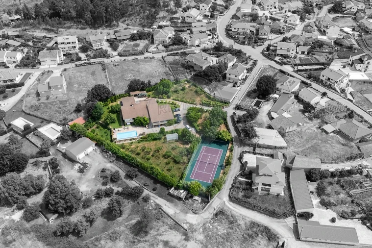 Moradia T4 para Venda em Mouçós e Lamares Foto 1