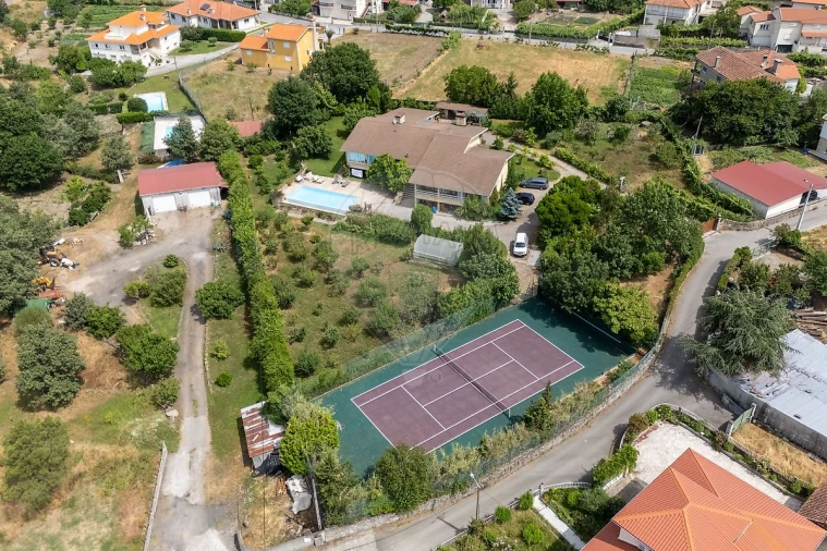 Moradia T4 para Venda em Mouçós e Lamares Foto 2