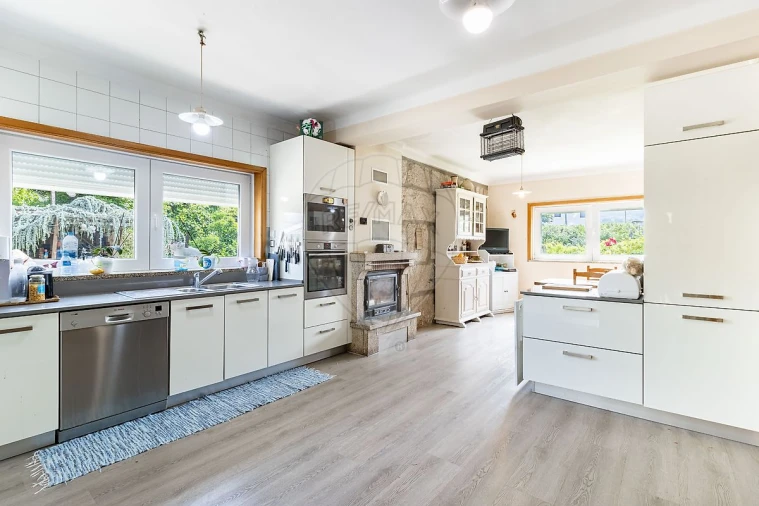 Moradia T4 para Venda em Mouçós e Lamares Foto 5