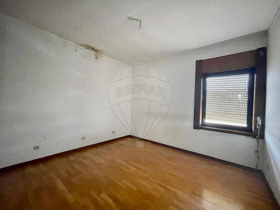 Apartamento T3 para Venda em Fânzeres e São Pedro da Cova Foto 8