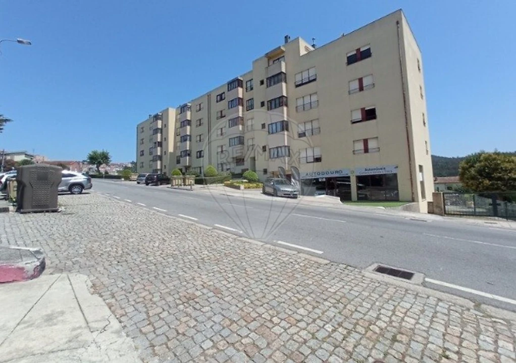 Apartamento T3 para Venda em Fânzeres e São Pedro da Cova Foto 14