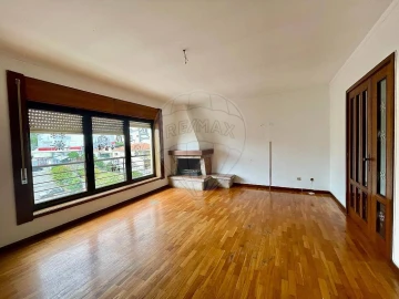Apartamento T3 para Venda em Fânzeres e São Pedro da Cova