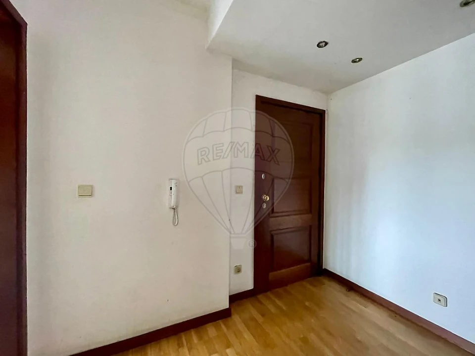 Apartamento T3 para Venda em Fânzeres e São Pedro da Cova Foto 1