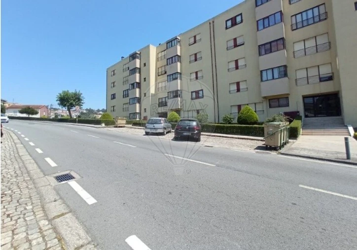 Apartamento T3 para Venda em Fânzeres e São Pedro da Cova Foto 2