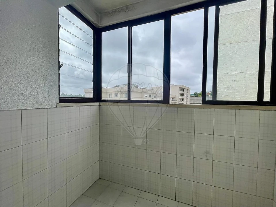 Apartamento T3 para Venda em Fânzeres e São Pedro da Cova Foto 2