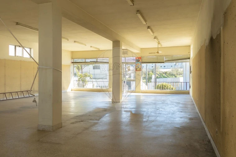 Loja para Venda em Escapães Foto 12