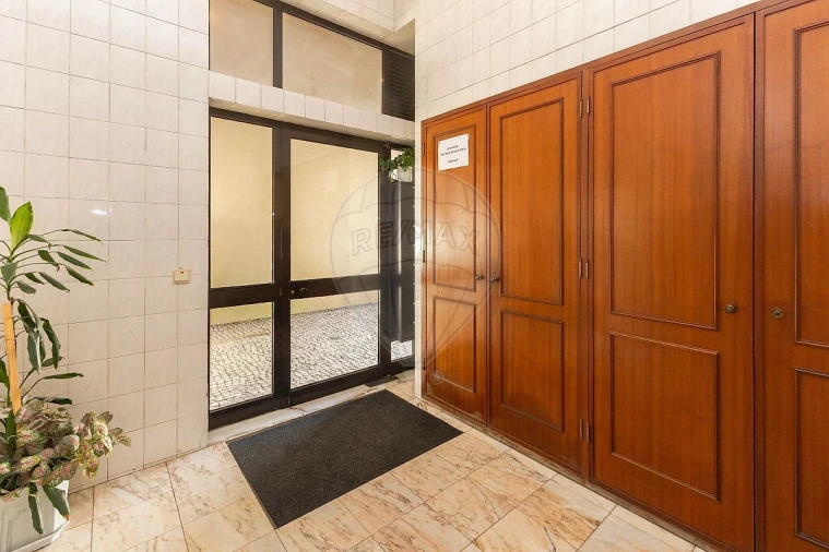 Apartamento T3 para Venda em Espinho Foto 5