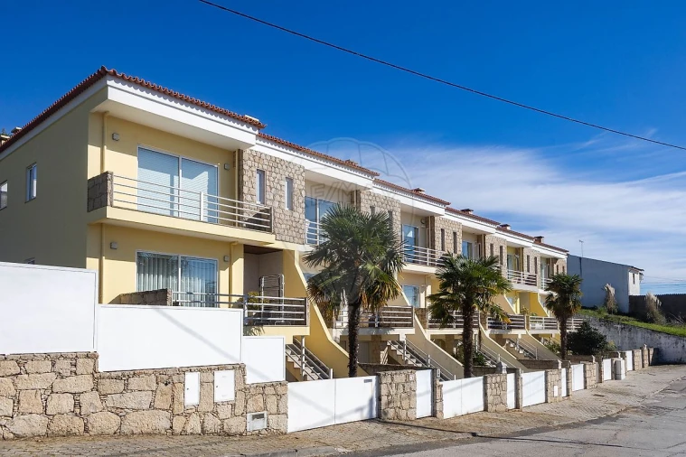 Moradia T3 para Venda em Fornos Foto 2