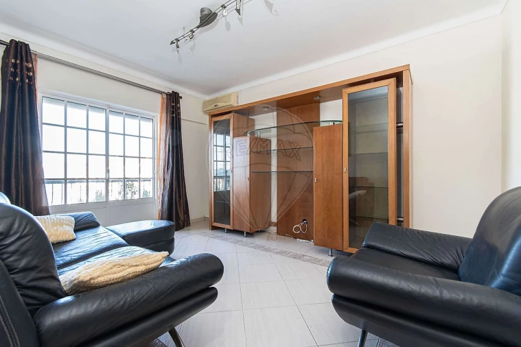 Apartamento T2 para Venda em Azambuja Foto 4