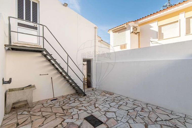 Apartamento T2 para Venda em Azambuja Foto 20