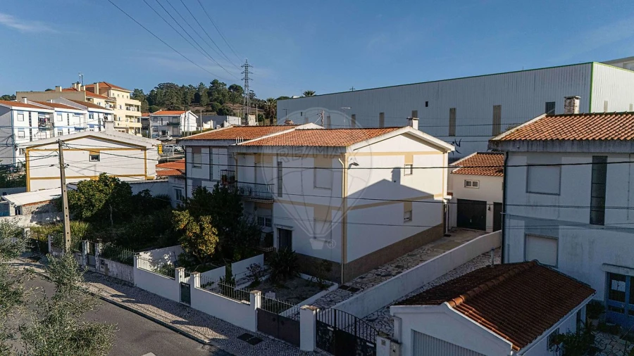 Apartamento T2 para Venda em Azambuja Foto 24