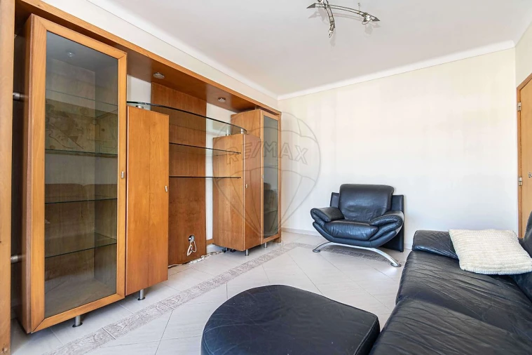 Apartamento T2 para Venda em Azambuja Foto 5