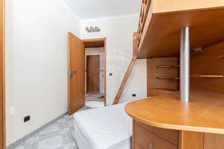 Apartamento T2 para Venda em Azambuja Foto 9