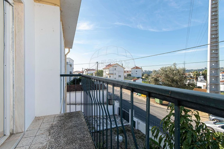 Apartamento T2 para Venda em Azambuja Foto 6