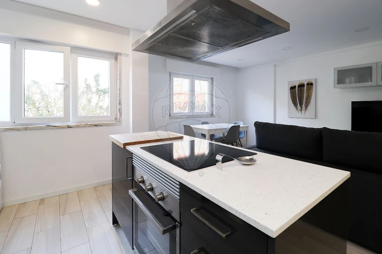 Apartamento T2 para Venda em Agualva e Mira-Sintra Foto 14