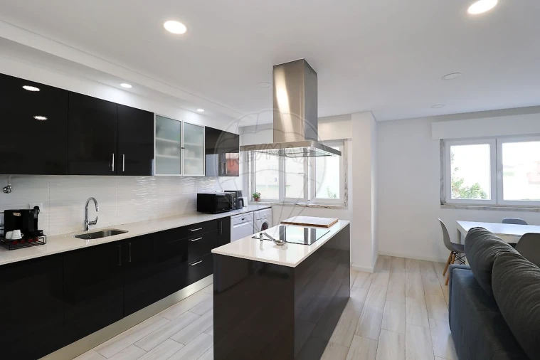 Apartamento T2 para Venda em Agualva e Mira-Sintra Foto 15