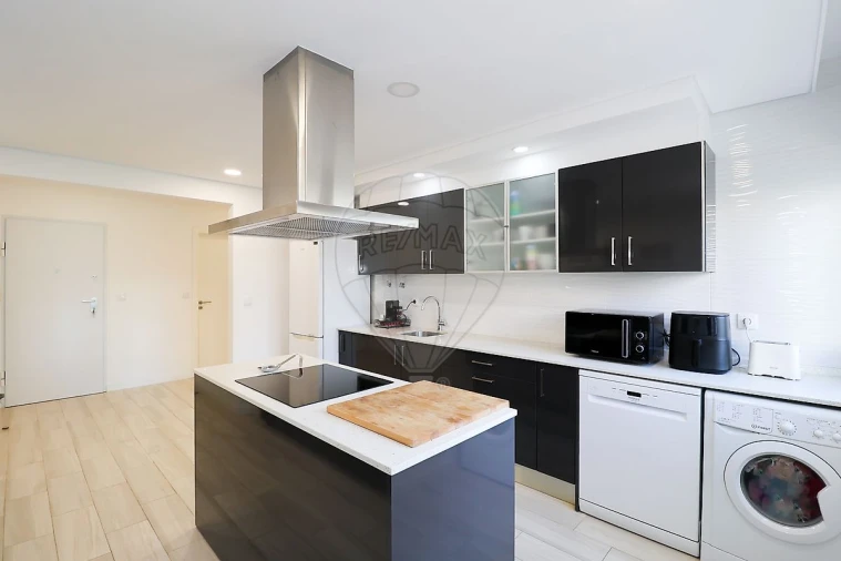 Apartamento T2 para Venda em Agualva e Mira-Sintra Foto 10